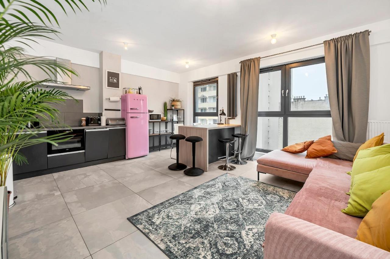 Lumina 4-room With Large Balcony