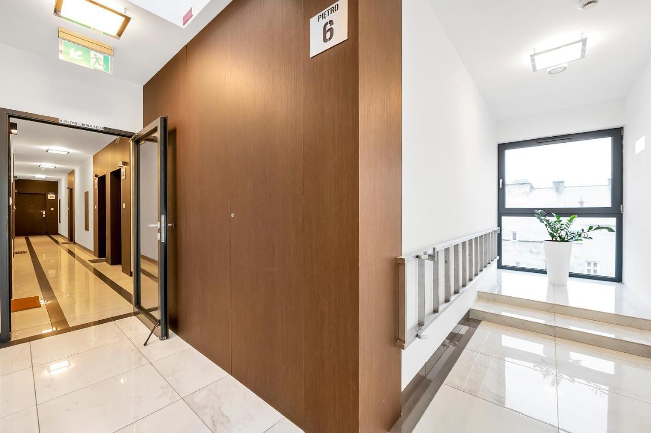 Lumina 4-room With Large Balcony Apartment